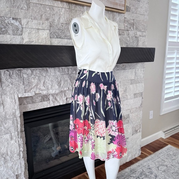 St. John Collection Navy & Pink Floral Silk A-Line Skirt | Size 10 - Picture 4 of 11